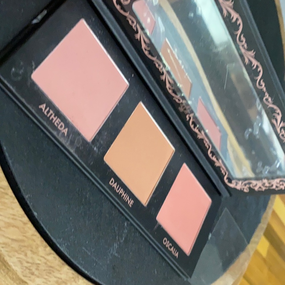 Lovecraft beauty blush palette